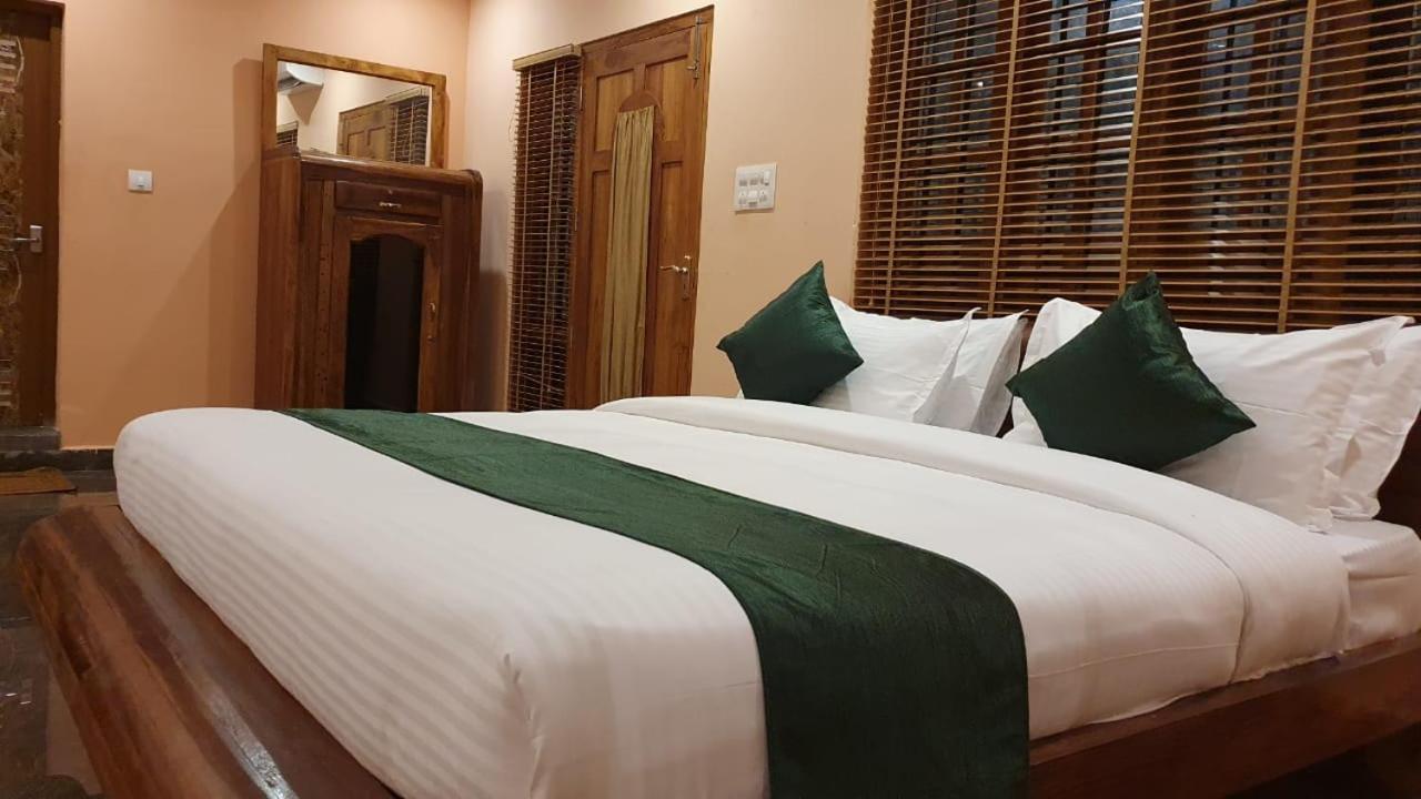 Elephant Valley Resort Pulpally Exterior photo