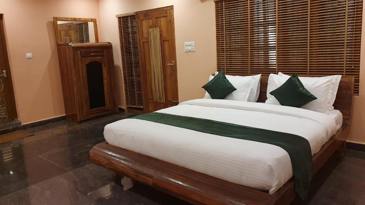 Elephant Valley Resort Pulpally Exterior photo